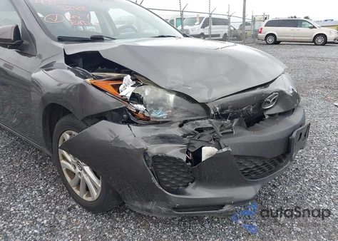 2013 Mazda Mazda3 I Touring z USA, uszkodzony, nr VIN JM1BL1LP5D1730470